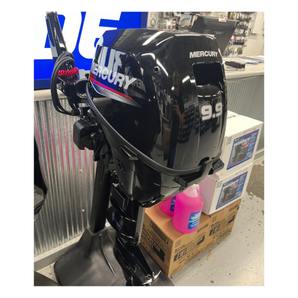 Mercury 9.9 HP Outboard, Electric Start, Tiller , EFI - Image 3